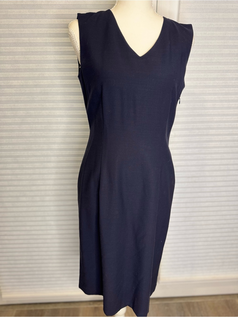 Vintage Oscar de la Renta Navy V-Neck Sheath Dress